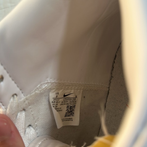 Nike Blazer Mid 77 - Size 9 - Picture 8 of 8